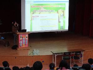 101學年度高年級「正確用藥」講座，開新視窗